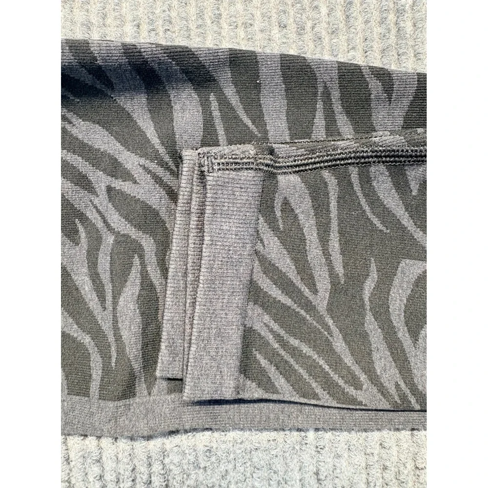 Ivivva Lululemon Girls Size 14 Zebra Print Seamless Leggings Charcoal Grey Black